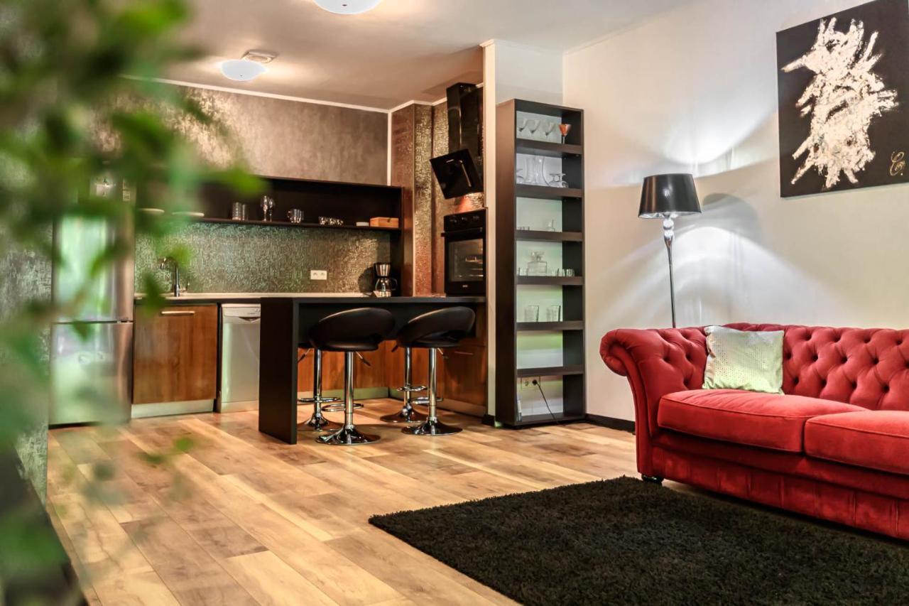 Tampa Gardens Apartments - Adults Only Брашов Екстер'єр фото