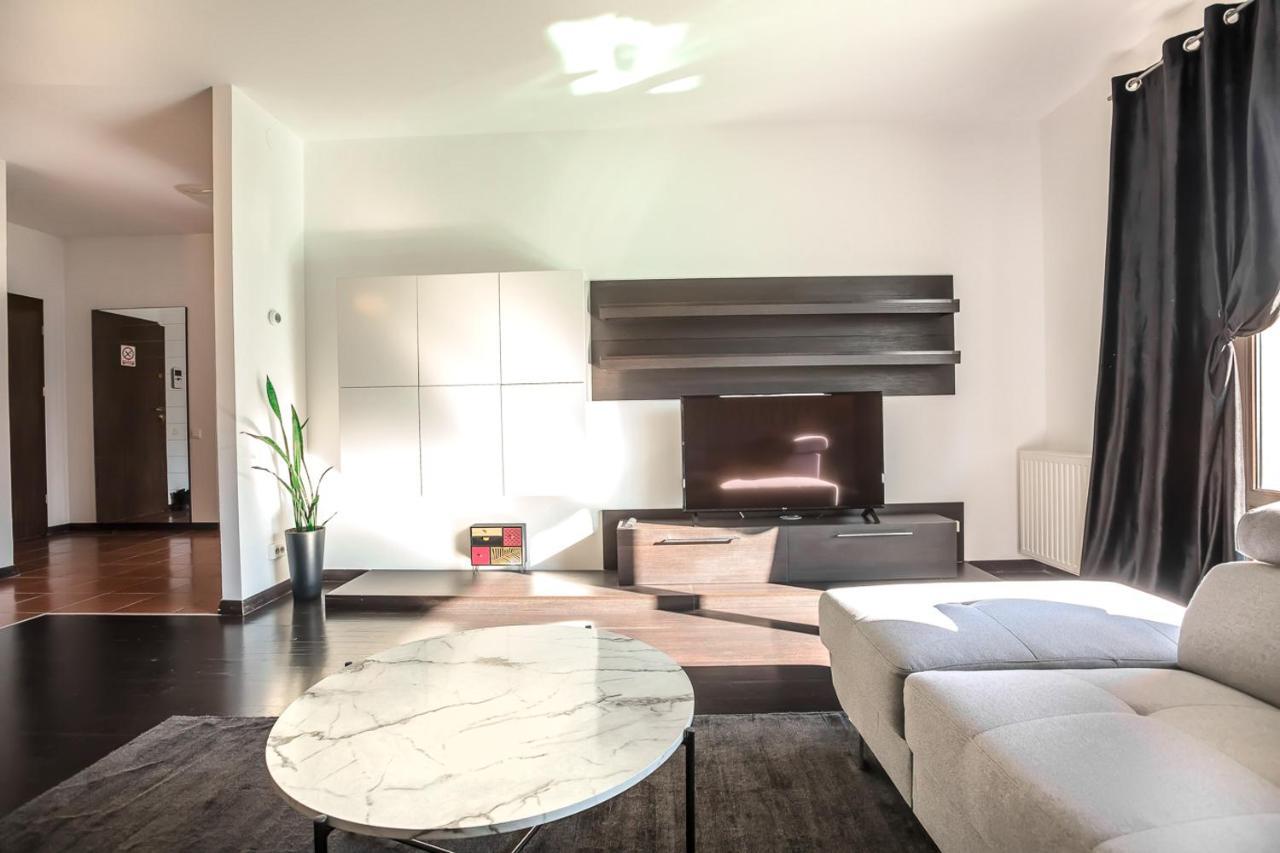 Tampa Gardens Apartments - Adults Only Брашов Екстер'єр фото