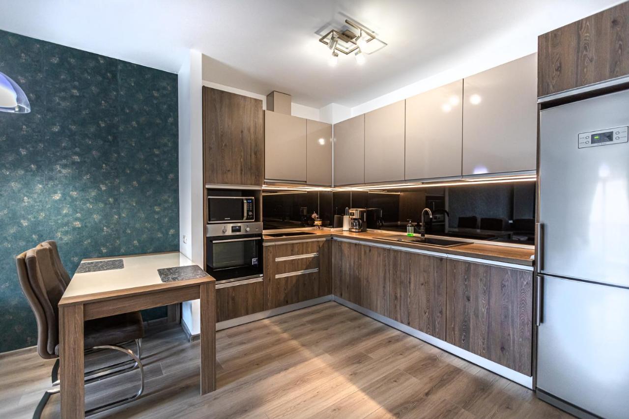 Tampa Gardens Apartments - Adults Only Брашов Екстер'єр фото