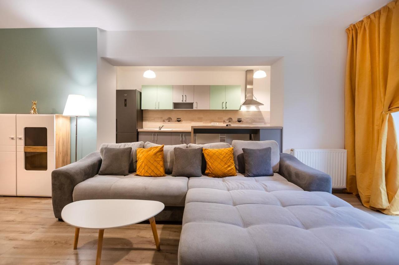 Tampa Gardens Apartments - Adults Only Брашов Екстер'єр фото