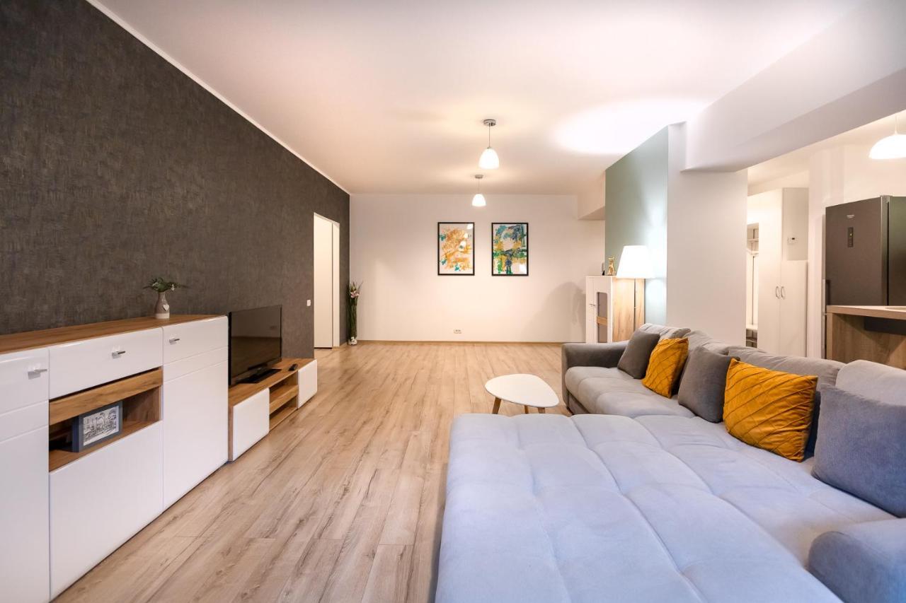 Tampa Gardens Apartments - Adults Only Брашов Екстер'єр фото