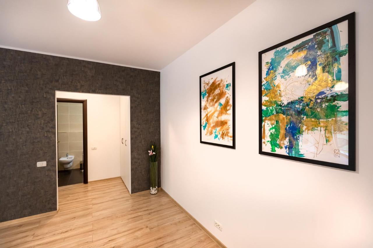 Tampa Gardens Apartments - Adults Only Брашов Екстер'єр фото